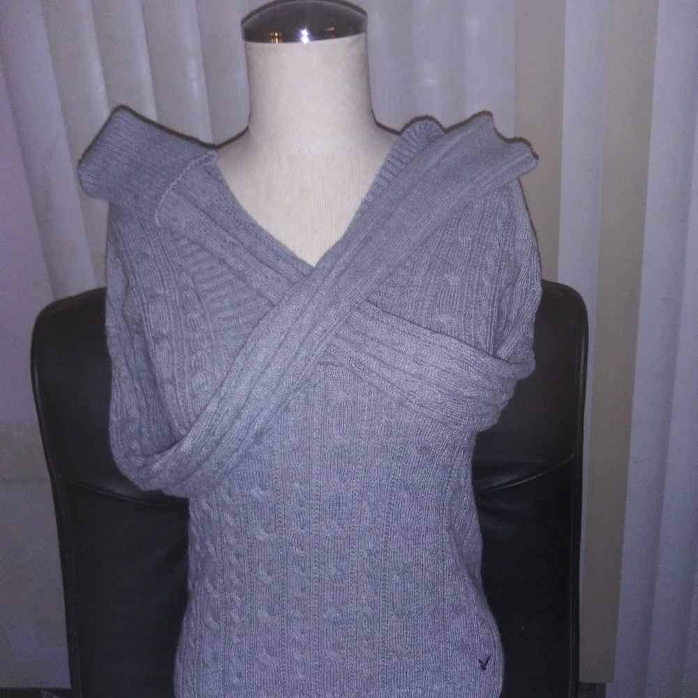 American Eagle Outfitters sweater